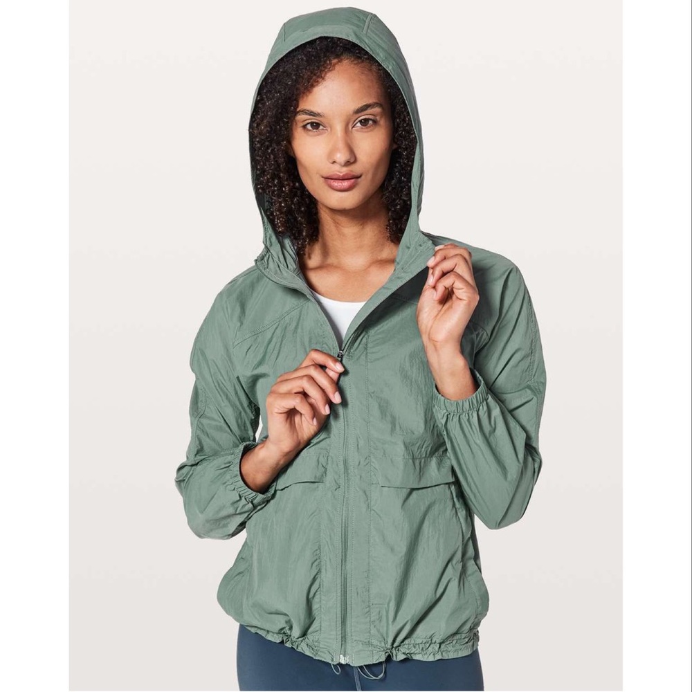Lululemon Hood Lite Jacket Windbreaker in Juniper Green Zip Up Hooded Drawstring